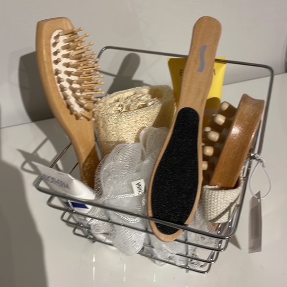 BNIB Biotherm Spa Therapy Metal Carry Basket Set - Picture 2 of 8